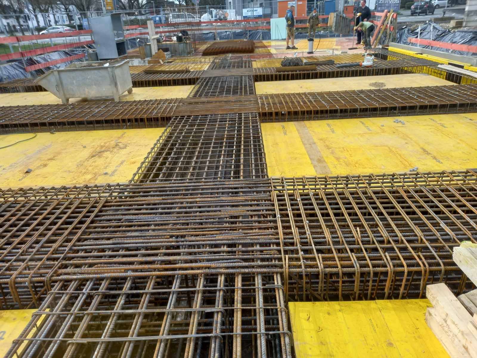 A-Z Bauunternehmung GmbH – Stahlbau, Schalung und Betonbau auf einer realen Baustelle